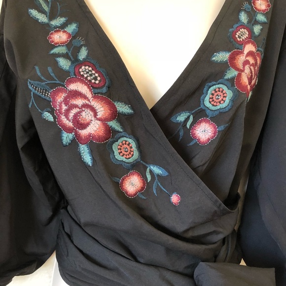 NWT Whyte Eyelash embroidered top! - Picture 5 of 7